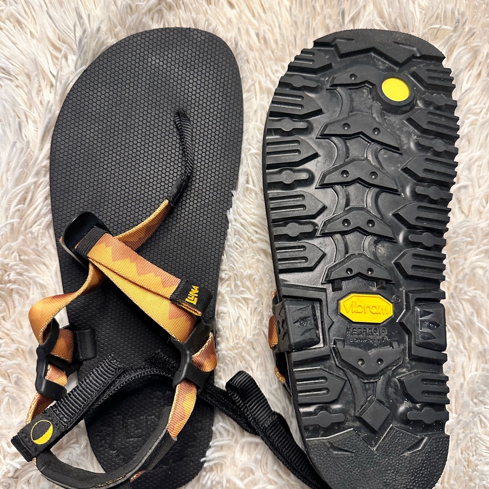 Luna Sandals size M7.5/ W9.5